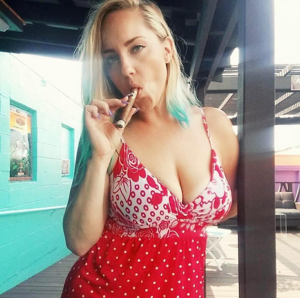 100 hot blonde sexy cigar women cigar smoking The CigarMonkeys