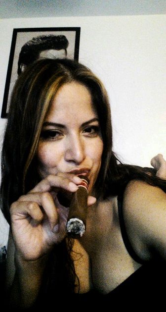 100 Amatuer Cigar Smoker Girl Sexy Selfies - The CigarMonkeys