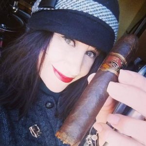 Amatuer Ladies Happy Cigar Smoking 100 HOT PICS – The CigarMonkeys