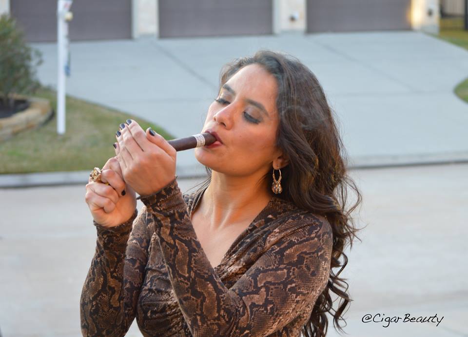 50 Cigar Lover Milf Women The CigarMonkeys