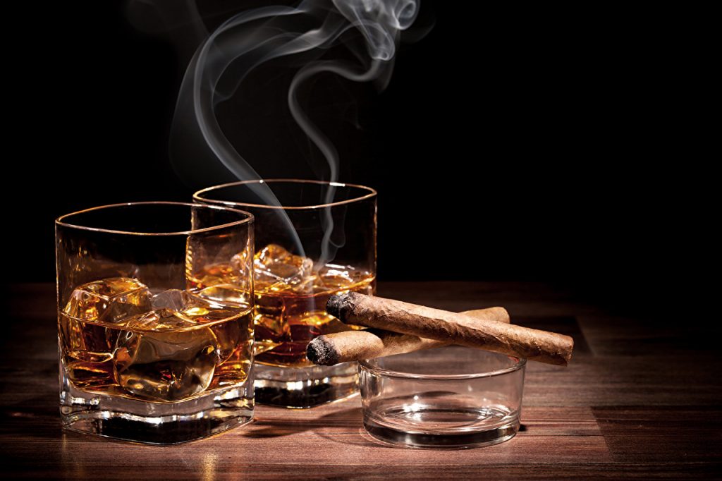 The Best Alcoholic Drinks to Cigars The CigarMonkeys