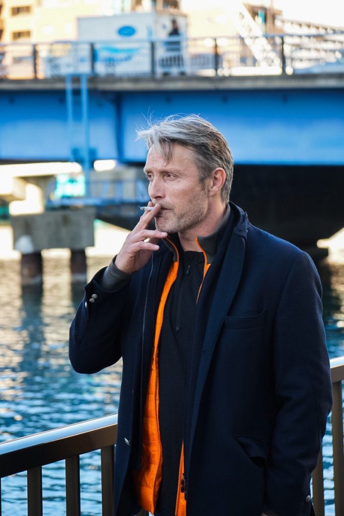 Famous Smokers – Mads Mikkelsen smoking cigar and cigarette