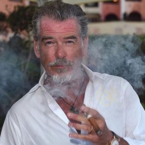 Pierce Brosnan cigar smoking (14 photos) – cigarmonkeys.com – Celebrity