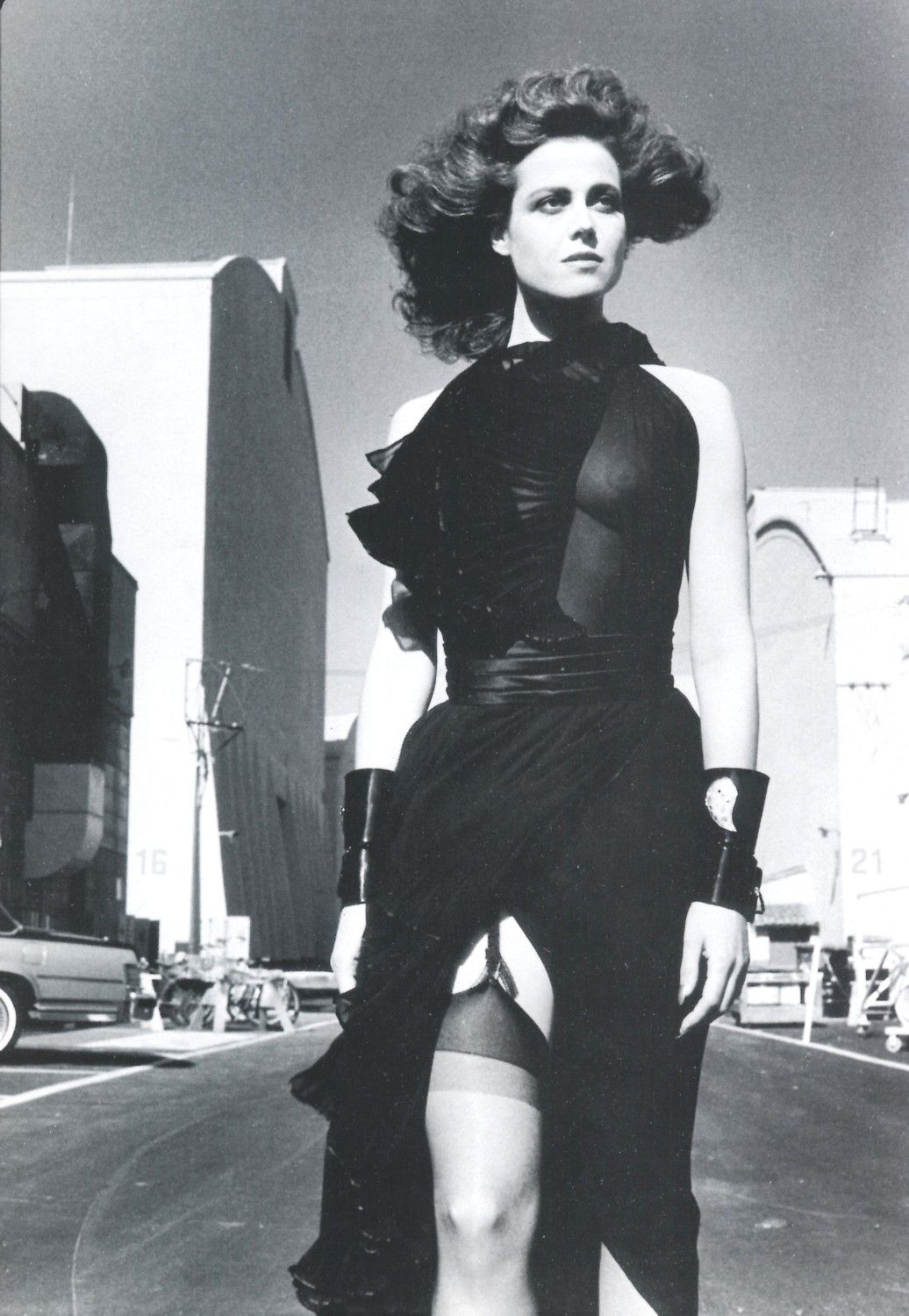 sigourney weaver helmut newton