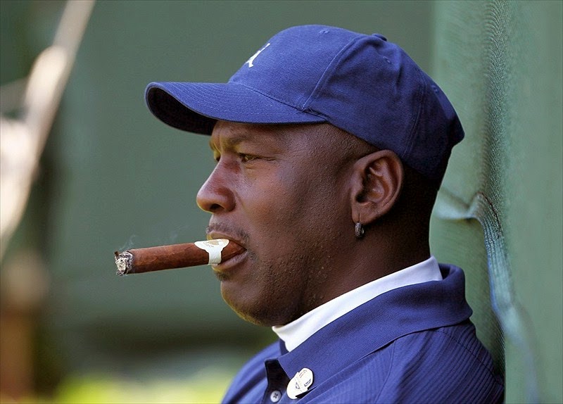 Michael air Jordan playing golf and smoking cigar – The CigarMonkeys