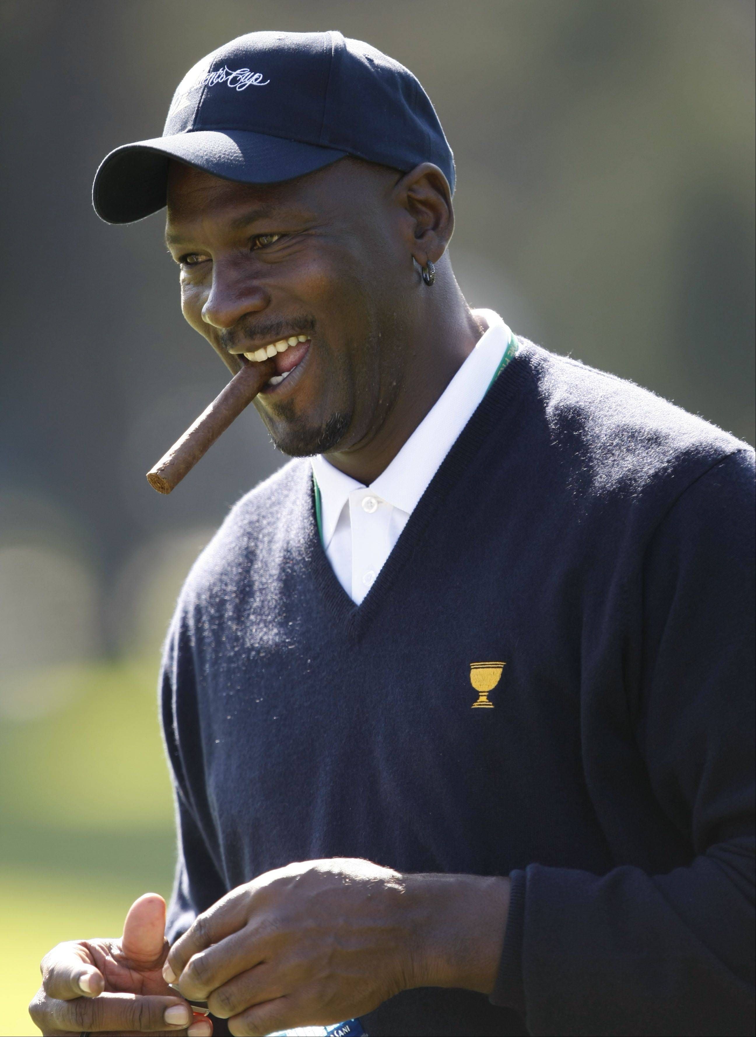 Michael air Jordan playing golf and smoking cigar – The CigarMonkeys