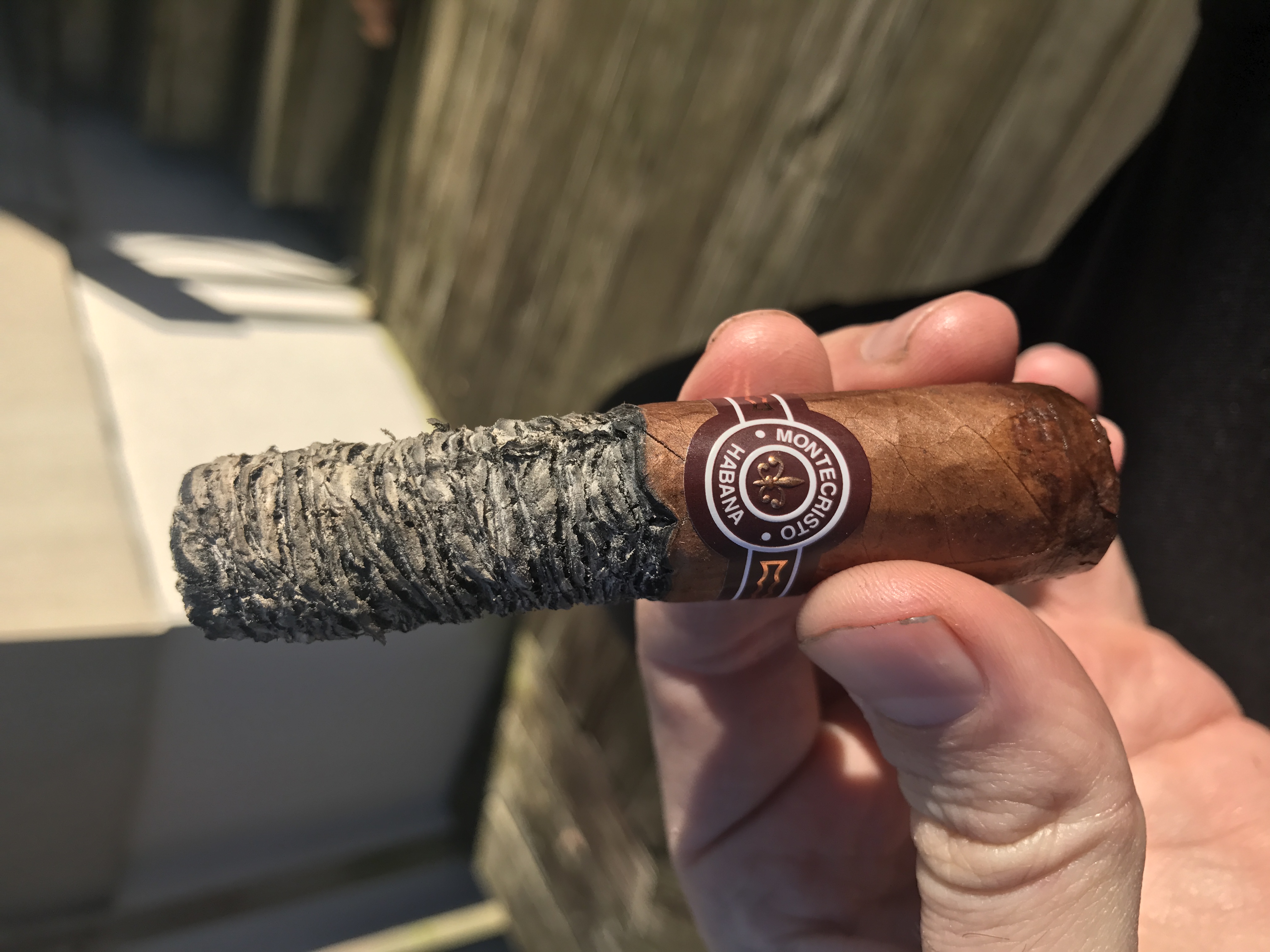 Long Cigar Ash (12 photos) – The CigarMonkeys